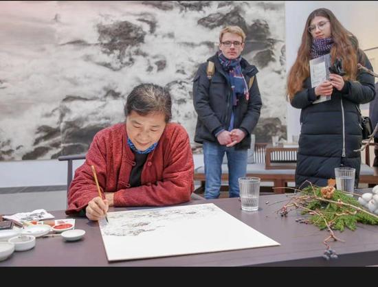 林淑女老师现场作画过程