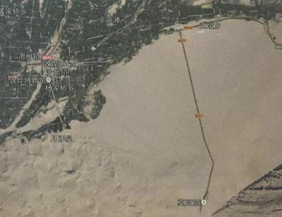 图3 敦煌市与敦煌石窟所在地三危山相对位置图