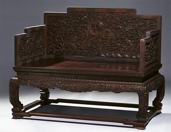 清紫檀雕花龙椅图片: courtesy Sotheby‘s。