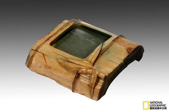 俏色石雕作品:清风砚(正面)