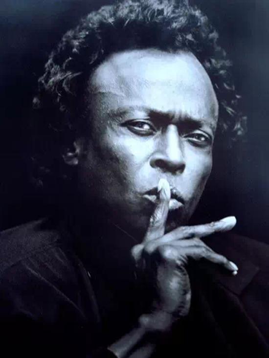 迈尔斯·戴维斯(Miles Davis)