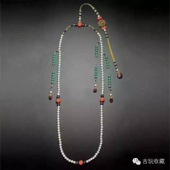 清十八世纪 御制东珠朝珠 香港苏富比2010年春拍成交价:RMB 59,716,800