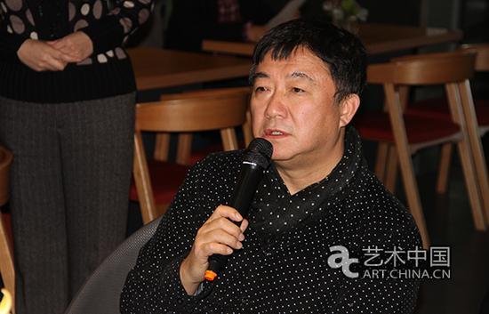 艺术家、独立策展人方振宁在研讨会上发言