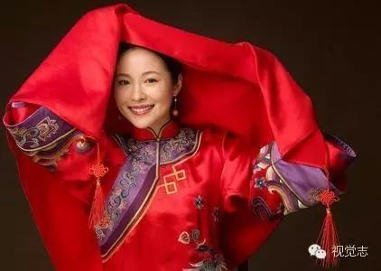 她是联合国儿童基金会爱心大使 、中华少年儿童慈善救助基金会‘希望之履’爱心大使……