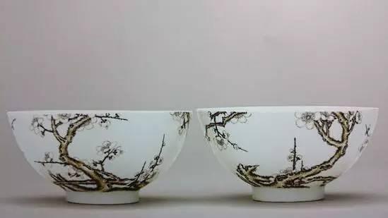 清雍正 珐琅彩题诗梅花纹碗(一对)