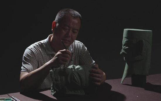 郭汉中在工作中