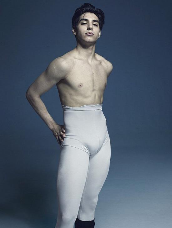 Cesar Corrales,英国皇家芭蕾舞团初级独舞演员,摄于2015年。