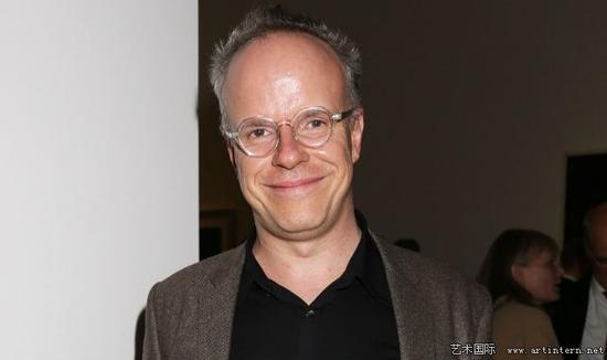 策展人 汉斯·乌尔里希·奥布里斯特(Hans Ulrich Obrist)