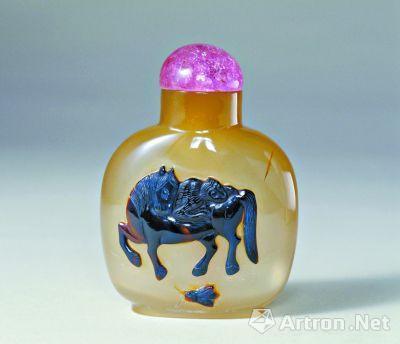 故宫博物院藏 清代玛瑙马上封侯纹鼻烟壶