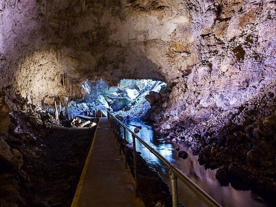 在肯塔基州的猛犸洞国家公园(Mammoth Cave National Park)可以找到世界上历史最悠久的洞穴。在这里,游客可以探索优美的景观和复杂的迷宫,洞穴的总长度超过650千米。图片来源:Shutterstock/Asif Islam
