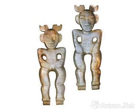 阴阳玉人 高12.5厘米,肩宽4.4厘米,厚1厘米