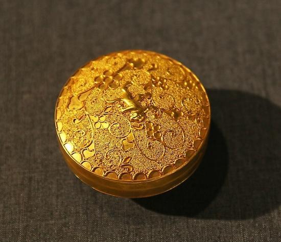 錾花金盒