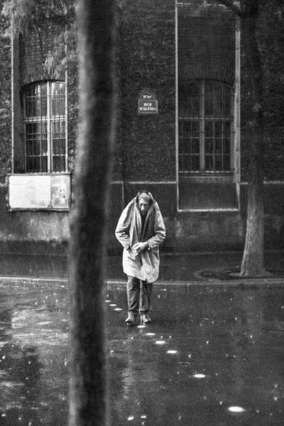 雨中的贾科梅蒂,1961 (来源网络)