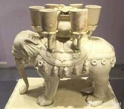隋 象形烛台 佳士得春拍拍品
