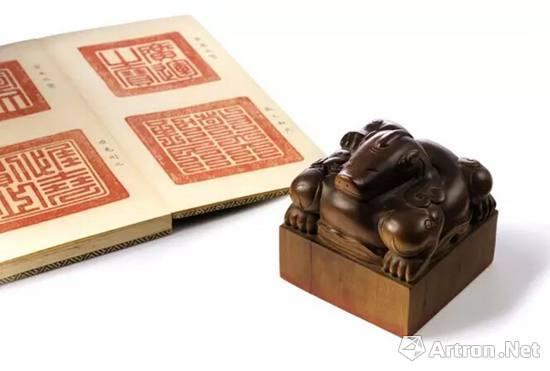 清康熙帝御宝檀香木异兽钮方玺 印文“敬天勤民” 成交价:9260万港元