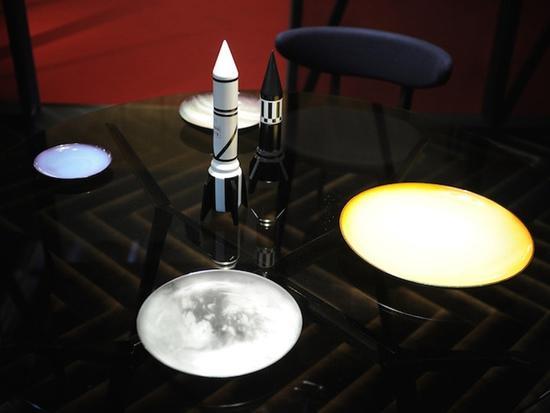 宇宙餐具:把太阳系装在盘里