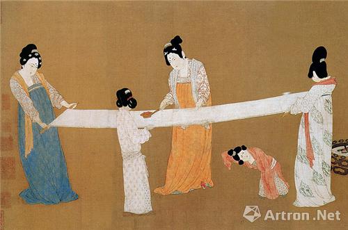 唐 张萱《捣练图》 局部 图中橙色裙子的女子着红色翘头鞋