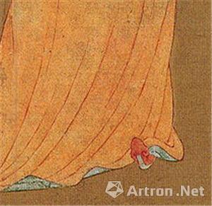 唐 张萱《捣练图》上图局部放大图,唐代翘头鞋较之前朝更为精致、复杂