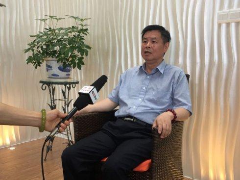 文保会姚政会长参观古陶瓷展并接受采访