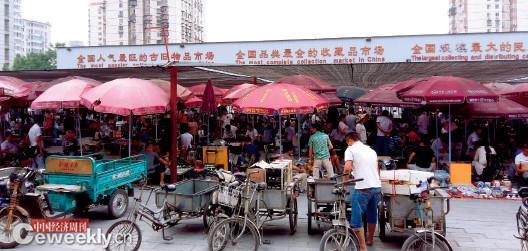 潘家园旧货市场内景(《中国经济周刊》记者 姚冬琴|摄)