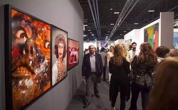 ▲ 2015年巴塞尔艺术展迈阿密海滩展会现场图