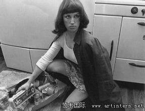 辛迪·雪曼(Cindy Sherman)《无题电影剧照》(Untitled Film Still)(1977-1980)(图6)