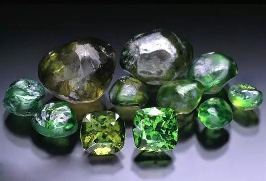 翠榴石Mine Klodovka, Ekaterinburg, 乌拉尔山脉, 俄罗斯