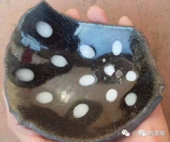 叶称“正点鹧鸪斑”,李称“黑釉白点”