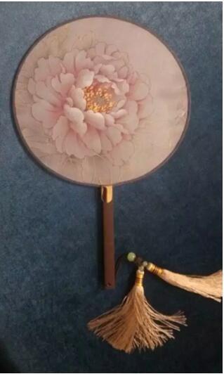 《绢扇》
