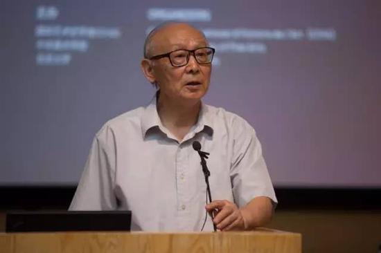 ▲ 中央美术学院教授邵大箴阐释本届世界艺术史大会主题