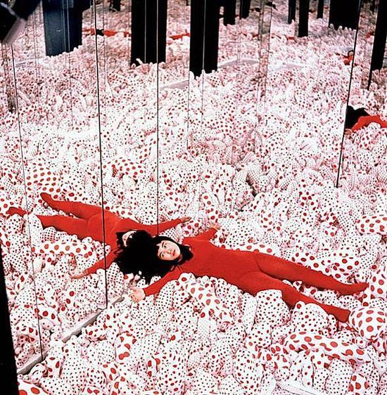 无限镜屋(infinity mirror room-1965)