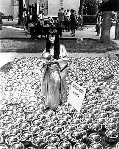 草间弥生与水仙花园,威尼斯双年展,1966