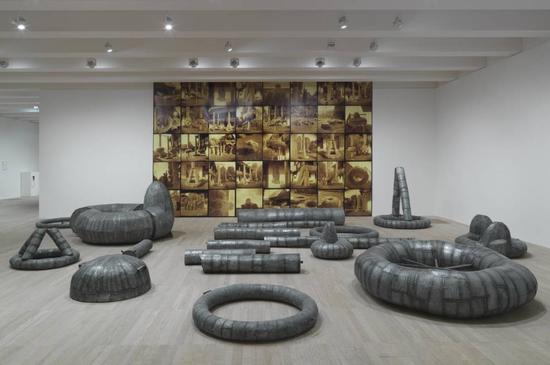 ▲ 安娜·卢帕斯《庄重的程序》,1964年-2008年,图片来源:Tate