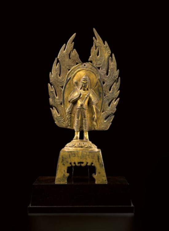 ▲ 北魏皇兴四年 鎏金铜观世音菩萨立像,高27.7cm,估价:300-400万港币