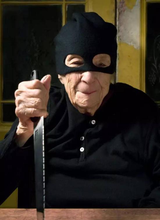 Alex Van Gelder - Louise Bourgeois