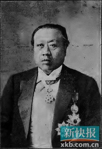 简介 李盛铎 (1859—1935),字椒微,号木斋,别号师子庵旧主人、师庵居士等,晚号麂嘉居士,近代江西德化县(今九江)人,清末民初著名藏书家。