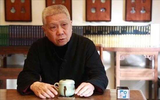 图为知名收藏家马未都