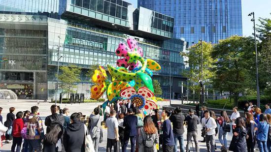“盛开在广州的花”落成揭幕现场