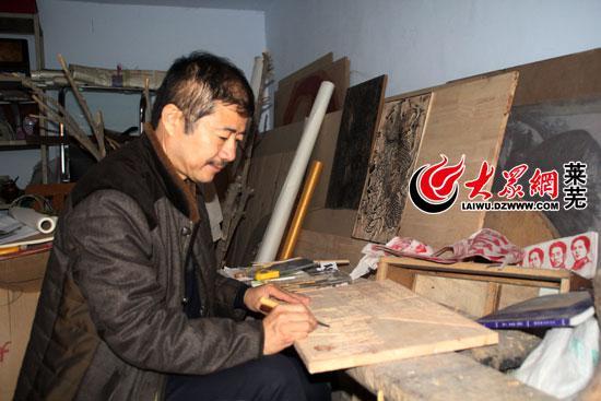 工作中的石桂利