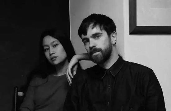 克里斯托弗·勒梅尔 (Christophe Lemaire)及其女友Sarah Linh Tran。图片来源于网络