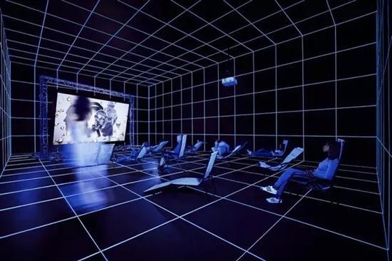 《太阳工厂》,黑特·史德耶尔(Factory of the Sun, Hito Steyerl), 2015