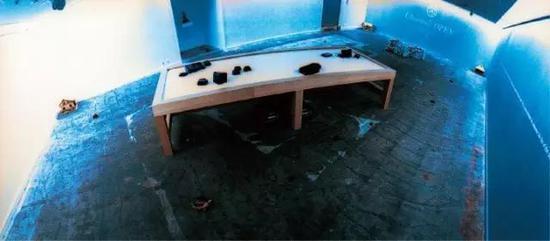 1994年,蔡国强作品参展资生堂画廊群展“亚洲散步”群展