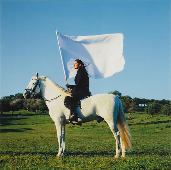 《英雄》,玛丽娜·阿布拉莫维奇,2001年