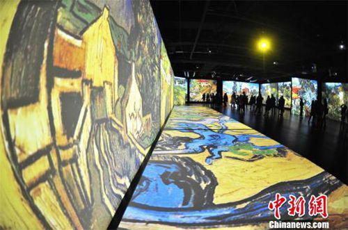 资料图:“不朽的梵高”感映艺术大展亮相武汉。 张璨龙 摄