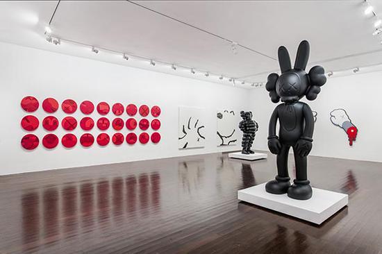 KAWS: 始于终点,余德耀美术馆展览现场,2017
