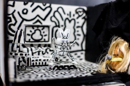 Kathleen Canedo的“Peep Haring as Photographed by Annie Peepovitz“,摄影:Darrow Montgomery。 图片:致谢Washington City Paper
