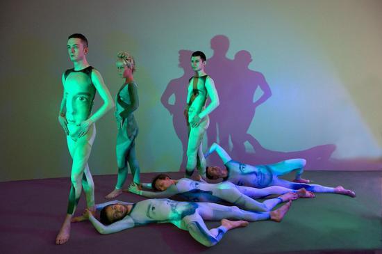 Ryan McNamara,《战场》(2016),表演照片。图片:Courtesy of the artist。