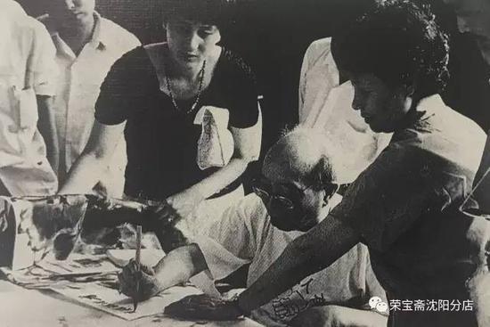 1992年为灾区义卖