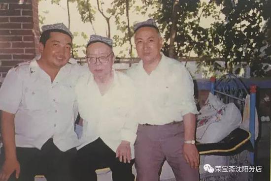 1992年8月于新疆吐鲁番