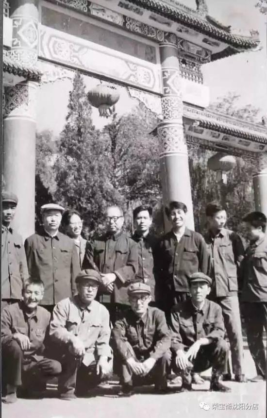 季观之先生(后排左二),郭西河先生(后排左三)